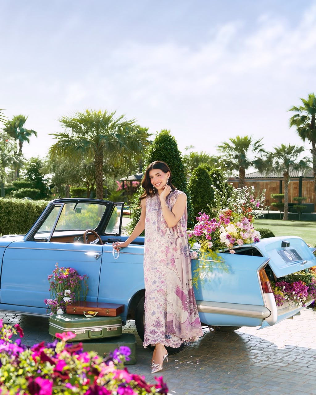 Izel – Reve Chicken Kari Lawn 3-Piece Unstitched Suit