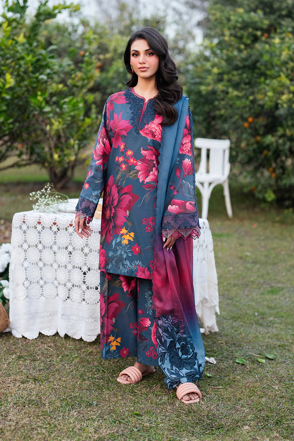 Iznik Embroidered Lawn 3Pcs Luxury Suit