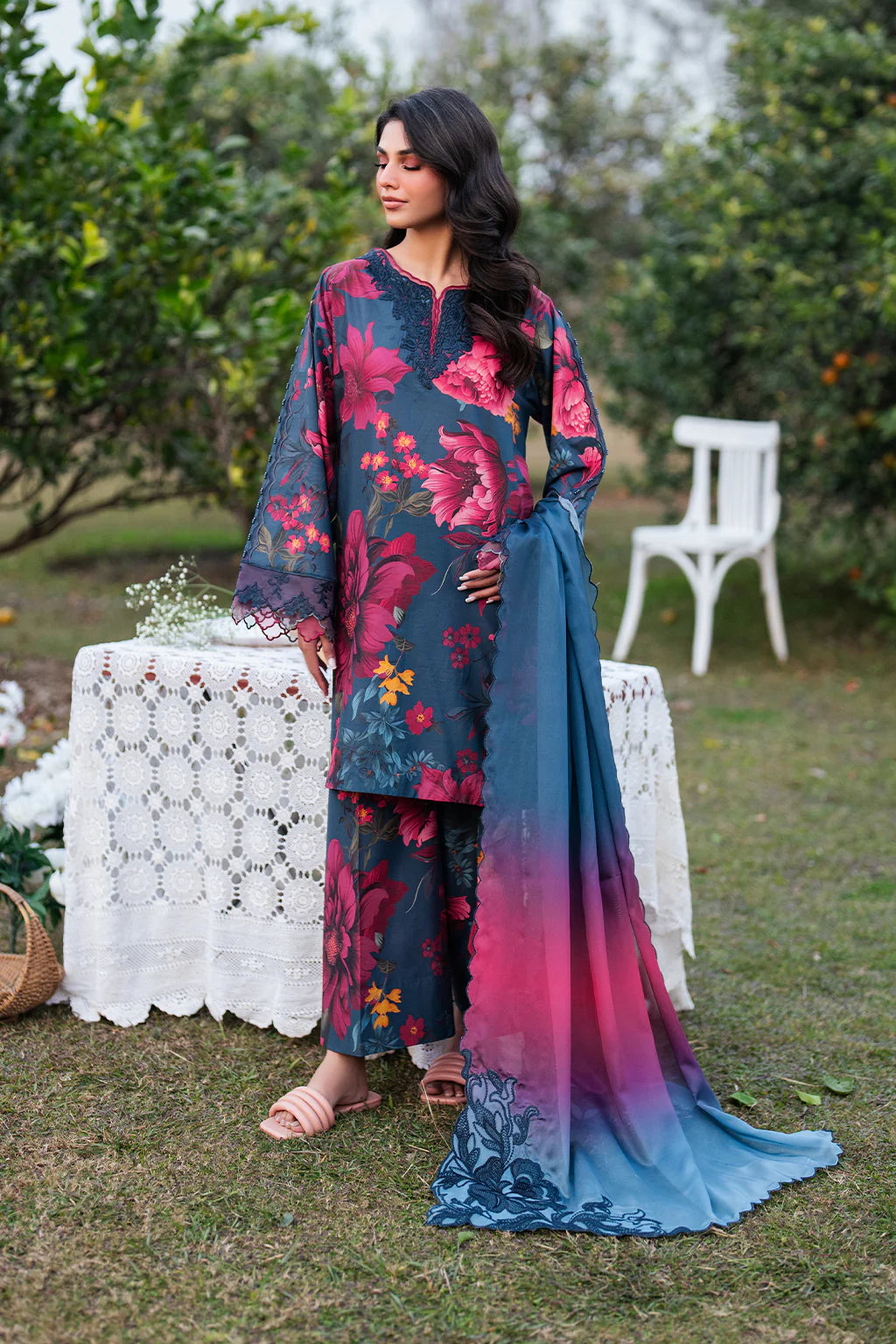 Iznik Embroidered Lawn 3Pcs Luxury Suit