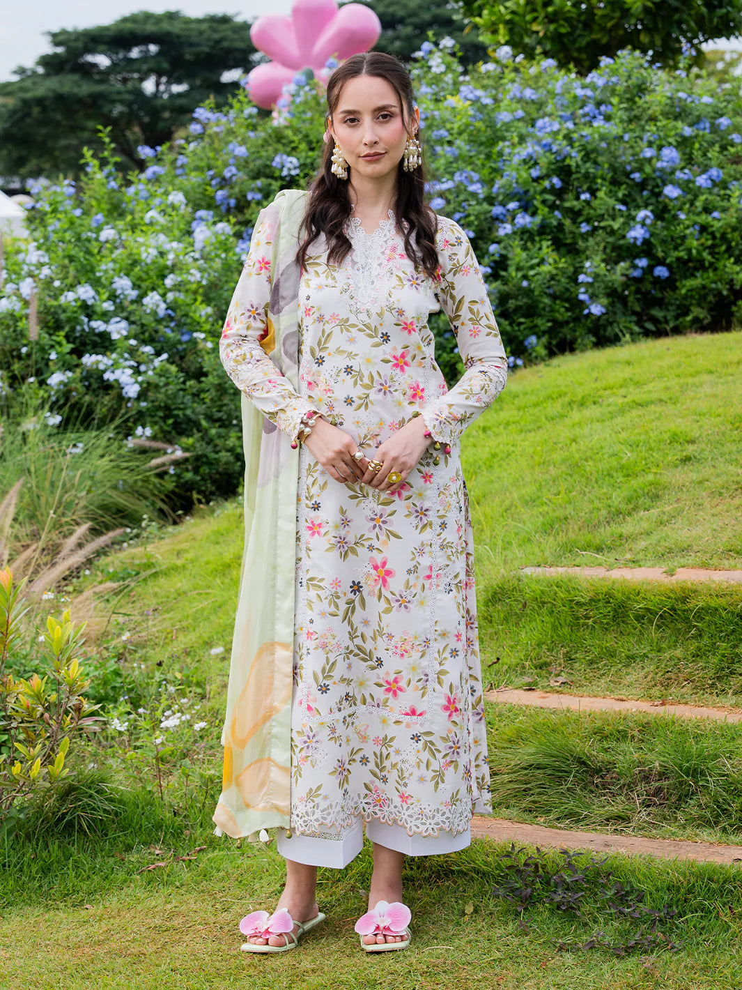 Izel – Elorin Chicken Kari Lawn 3-Piece Unstitched Suit