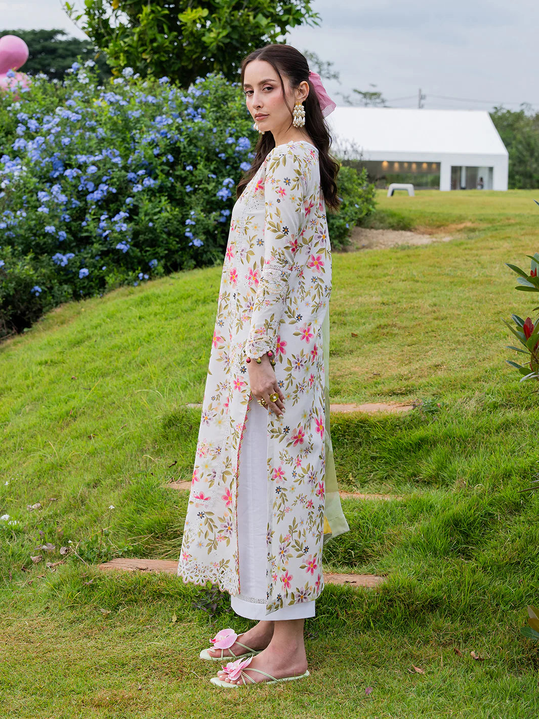 Izel – Elorin Chicken Kari Lawn 3-Piece Unstitched Suit