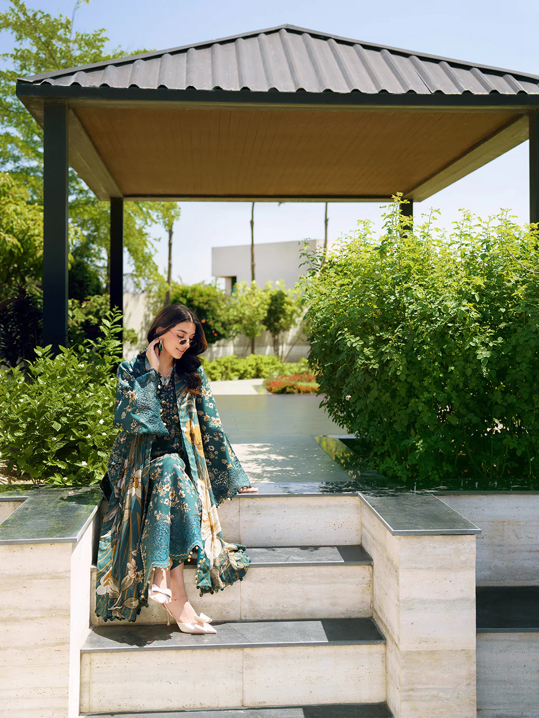 Izel – Solin Chicken Kari Lawn 3-Piece Unstitched Suit