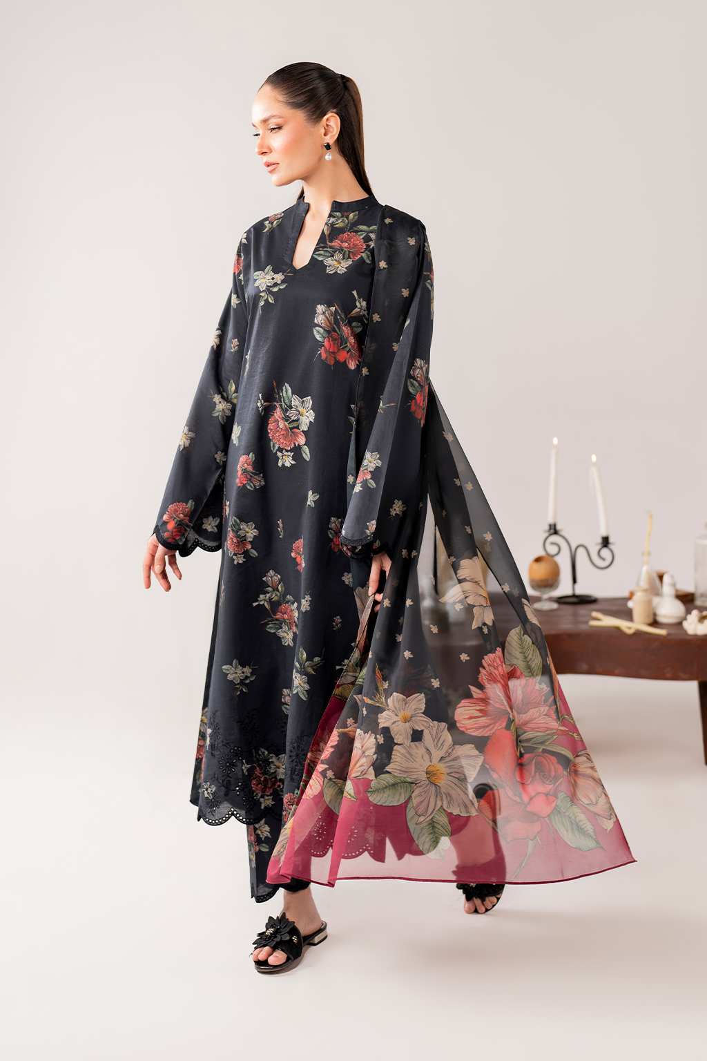 Iznik – Lawn 3-Piece Unstitched Suit UE-268