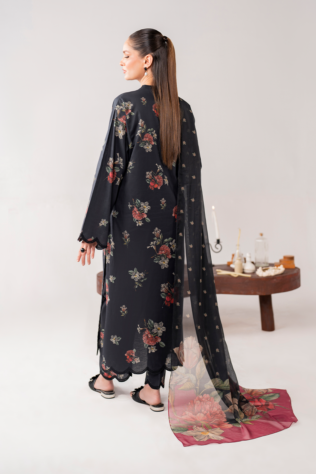 Iznik – Lawn 3-Piece Unstitched Suit UE-268