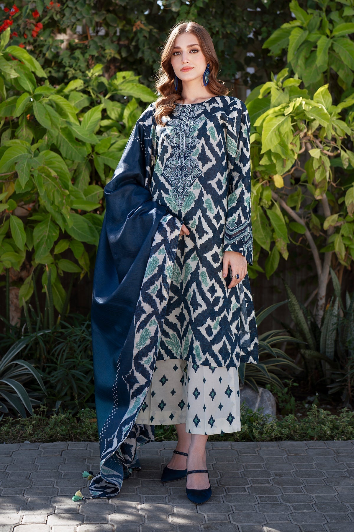Baroque Embroidered Unstitched Lawn 3 Pcs