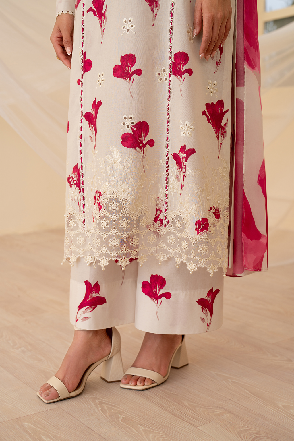 Iznik Chikenkari Embroidered Lawn 3Pcs Luxury Suit UE-443 Skin Red
