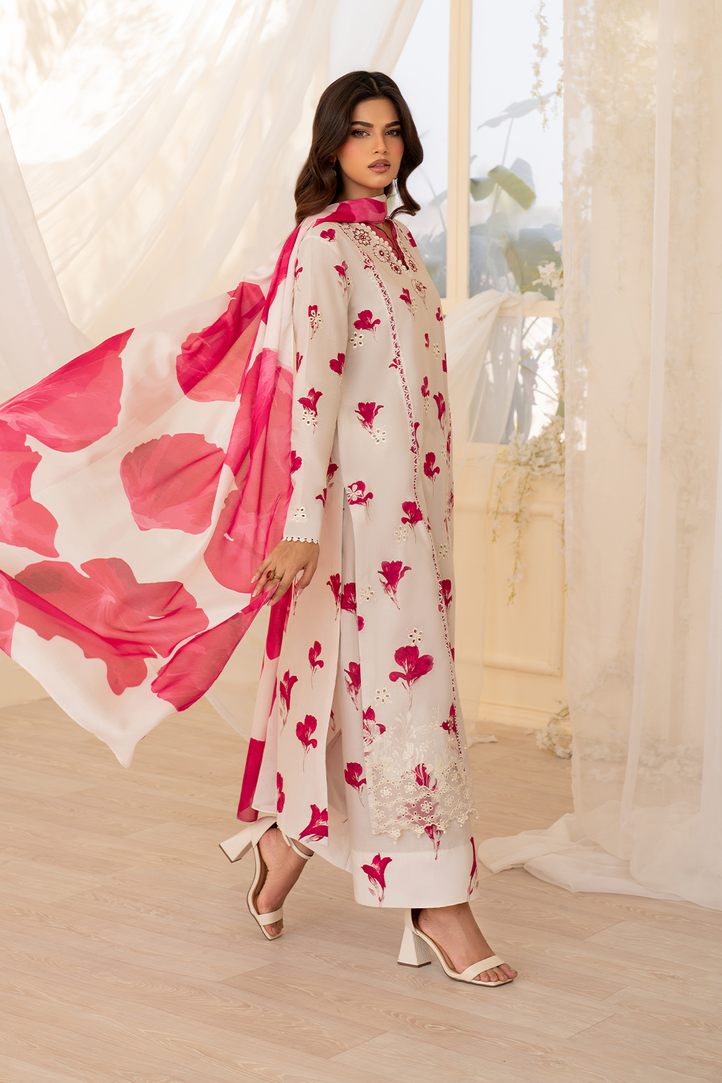 Iznik Chikenkari Embroidered Lawn 3Pcs Luxury Suit UE-443 Skin Red