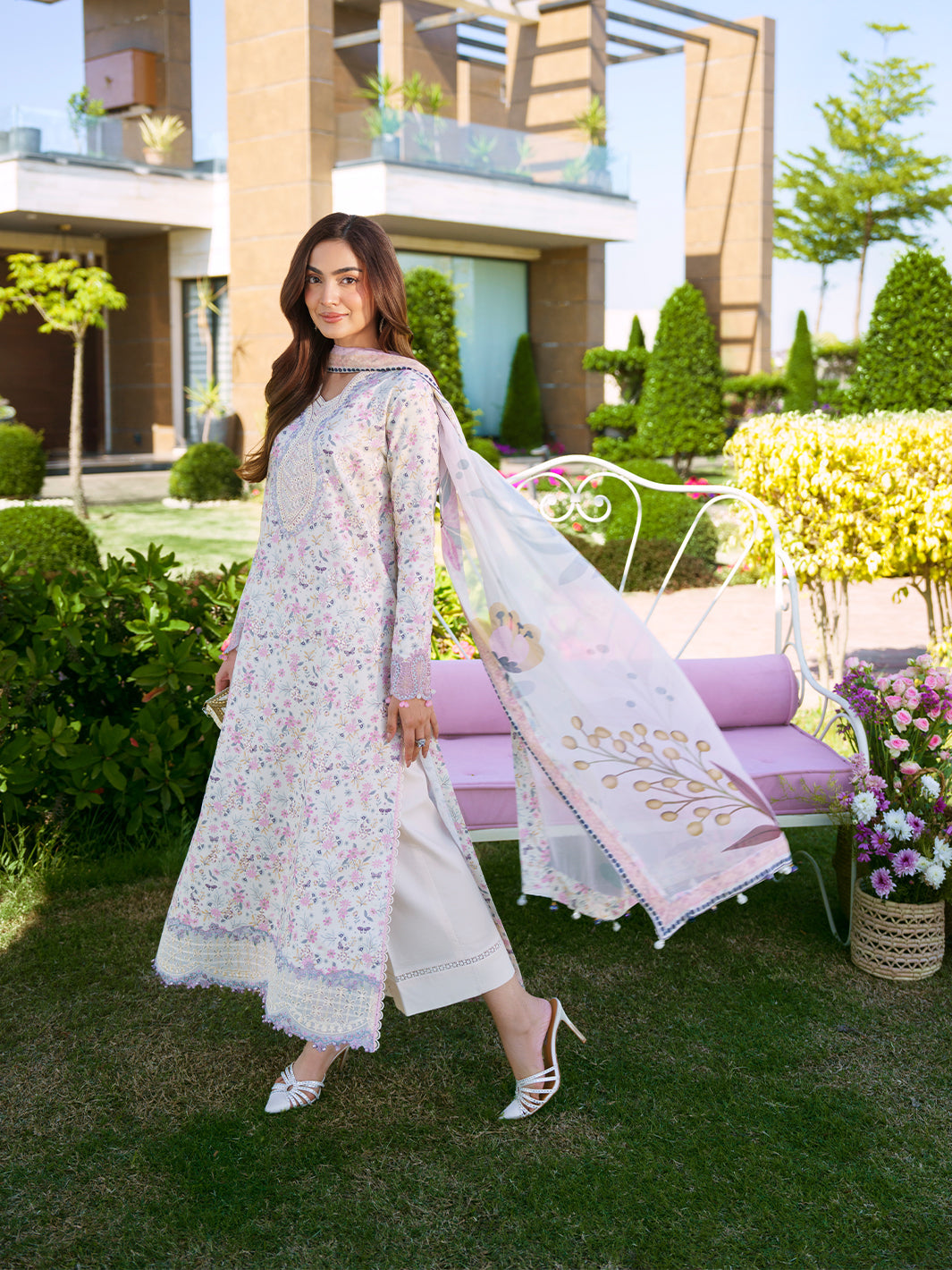 Izel – Ciel Chicken Kari Lawn 3-Piece Unstitched Suit