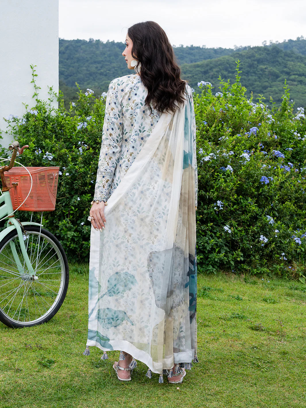 Izel – Iraa Chicken Kari Lawn 3-Piece Unstitched Suit